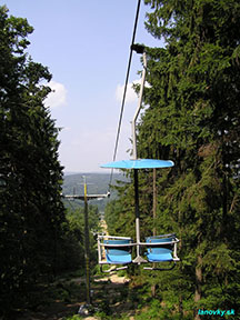 historické foto 14:30h. a prvá sedačka sa vydáva na 1x trať /foto: Peťo z Lamača 28.07.2005/