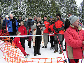 ...a nasleduje požehnanie lanovke miestnym pánom farárom /foto: Peter Brňák 02.02.2007/