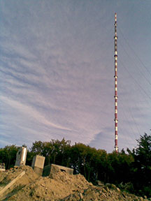 vysielač a horná stanica...či skôr jej základy :) /foto: Peter Brňák 2008/