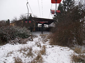 Zasnežená dolná stanica v Nitre. /foto: Andrej Bisták 5.1.2009/