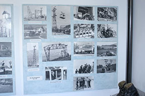 Fotodokument v muzeu, ktore sa nachádza v hornej stanici novej lanovky na Hahnenkamm