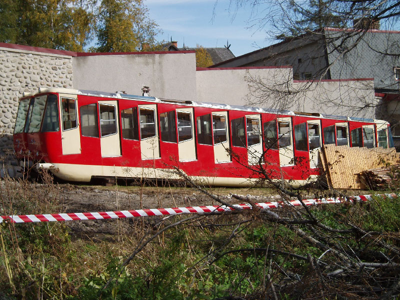 Oba vozne lanovky svorne po 37 rokoch mimo služby.  - foto: Andrej 30.09.2007