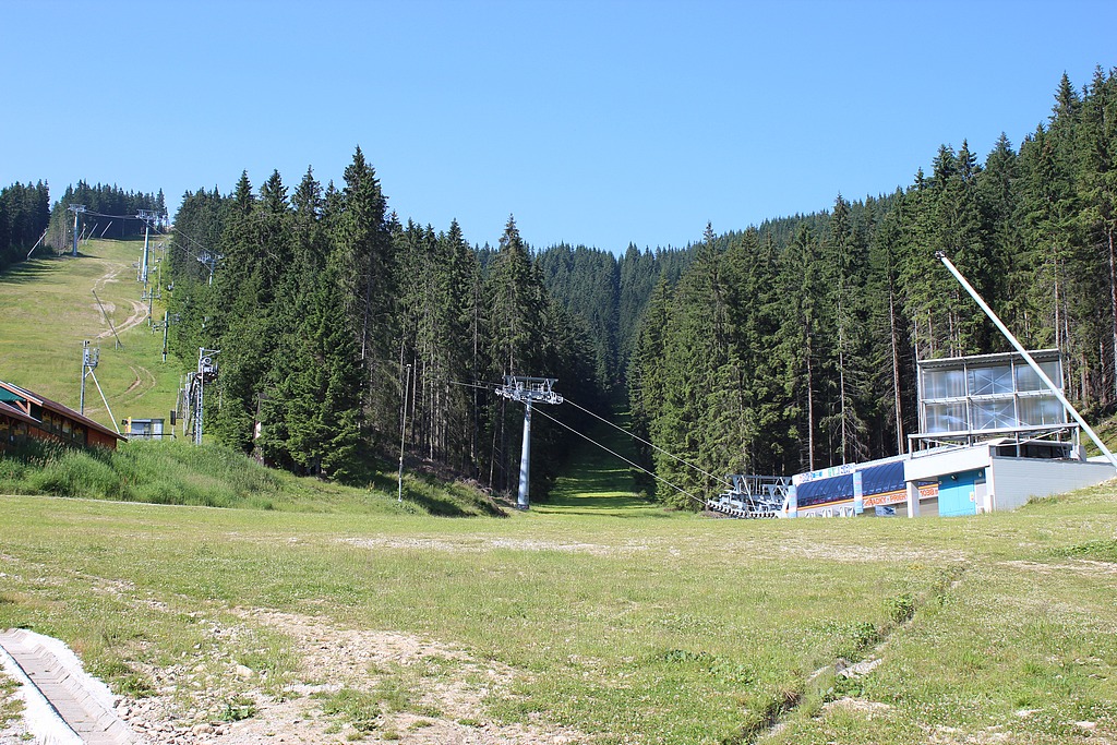 dolní část trasy lanovky  - foto: Radim Polcer 01.07.2012