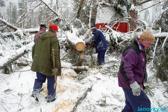 trať lanovky  - foto: Peter Klinko - Železničná spoločnosť 11-2002