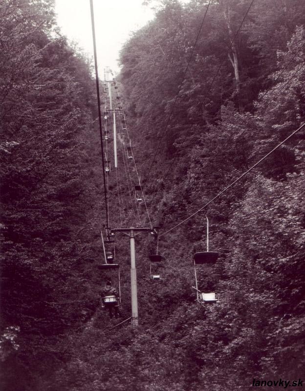 tlačná podpera č. 23 a posledné stúpanie na Líšku, o chvíľu prekročíme hornú hranicu lesa  - foto: Roman Gric 17.6.1988