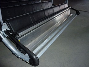 větruodolné sedačky jsou vybaveny speciálním závažím /foto: Radim Polcer 21.03.2011/