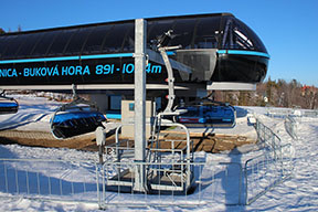 dolní stanice a montážní plošina /foto: Radim Polcer 04.03.2013/