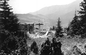 Výstavba lanovky v rokoch 1985 - 1986 /foto: Tatralift, a.s. Kežmarok/