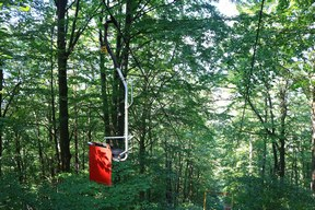 trasa lanovky mezi podpěrami č. 8 a 9 /foto: Radim Polcer 31.07.2024/