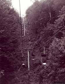 tlačná podpera č. 23 a posledné stúpanie na Líšku, o chvíľu prekročíme hornú hranicu lesa /foto: Roman Gric 17.6.1988/