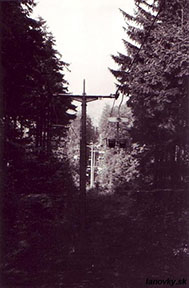 Pohľad z hornej stanice - v popredí podpera č. 17. /foto: Roman Gric, september 1982/
