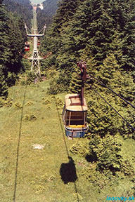 pohľad z lanového prechodu na celú trasu lanovky /foto: Roman Gric 06.07.1991/