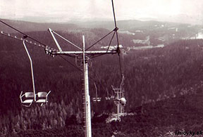 horná časť trasy lanovky a panoráma Štrbského Plesa /foto: Roman Gric 1979/