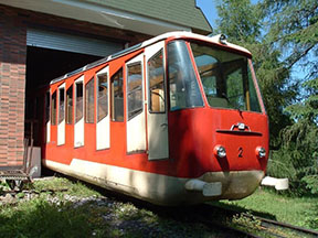 voz č. 2 prichádza do hornej stanice /foto: Radim 05.07.2006/