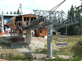 tlačná podpěra č. 1 a dolní stanice /foto: Radim Polcer 07.07.2006/