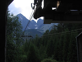 pohľad zo stanice Štart na hornú časť trate-smer Skalnaté pleso /foto: Miroslav Ryška 28.06.2008/