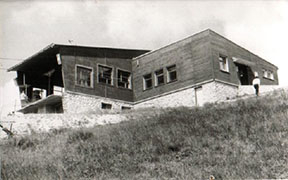 Dokončená budova hornej stanice /foto: Martin Vajs, archív, 1972/
