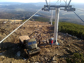 pohľad z vrcholovej stanice 6-sedačky /foto: Miroslav Dobrota 20.11.2009/