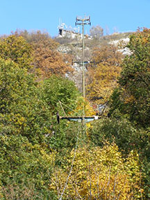 Posledný pohľad nahor z ešte stojacej podpery č. 19 /foto: Dušan Varga 31.10.2009/