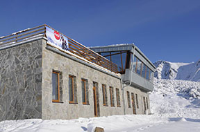 Rekonštruovaná horná stanica pôvodnej lanovky na Solisko, dnes reštaurácia /foto: Roman Millan 19.12.2009/